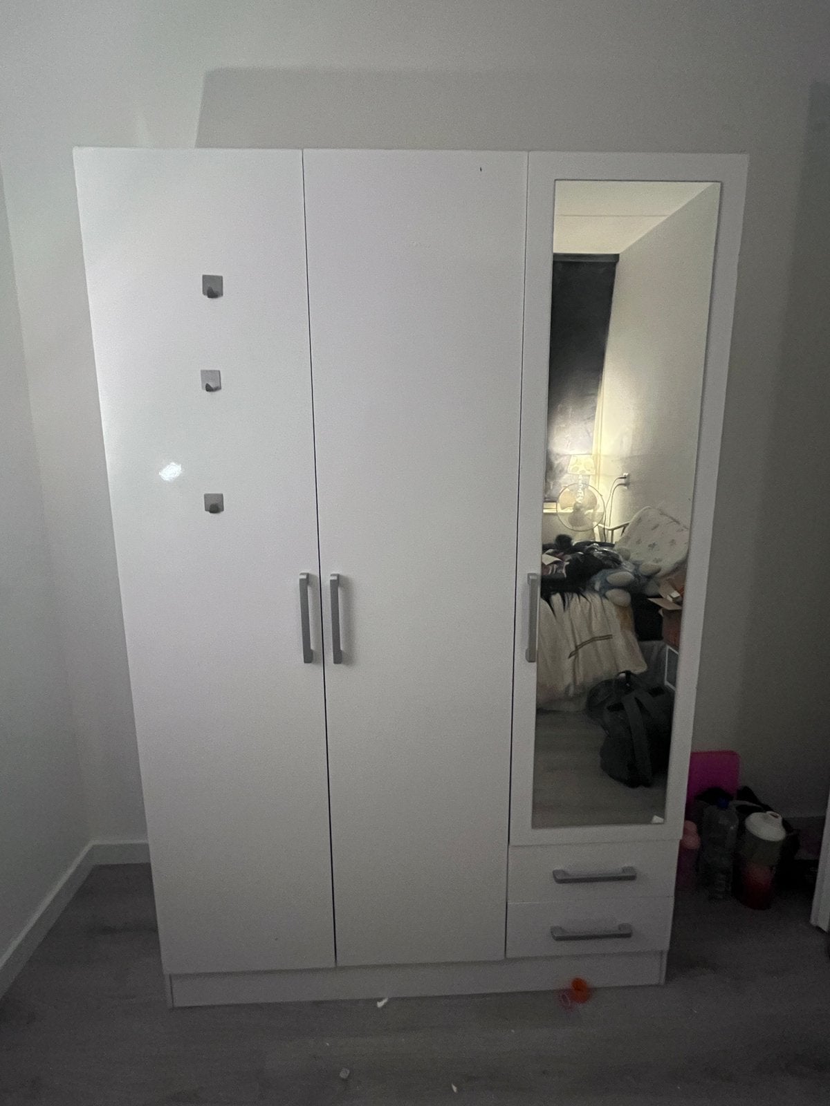 witte kleding kast, Huis en Inrichting, Ophalen, 100 tot 150 cm, Met klep(pen), Zo goed als nieuw