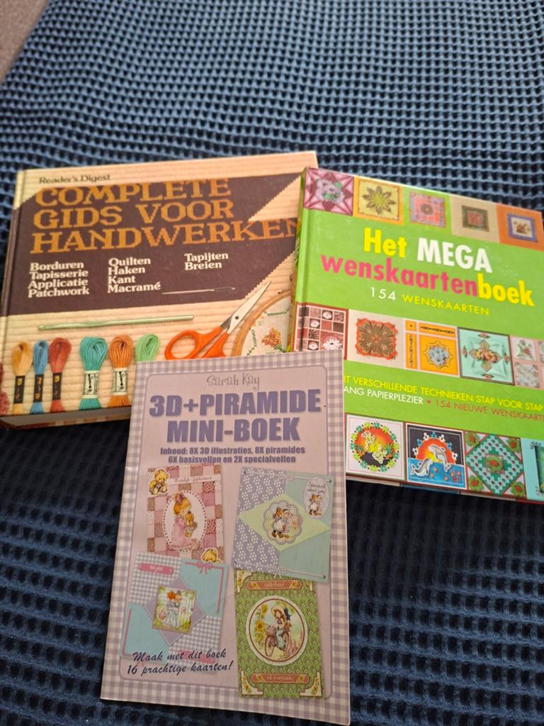 Handwerkboeken: Compleet, Wenskaarten & 3D Piramide, Hobby en Vrije tijd, Kaarten | Zelf maken, Ophalen