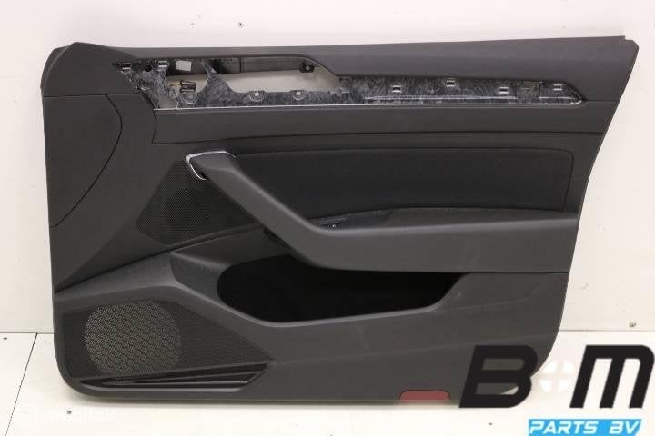 Portierbekleding rechtsvoor VW Passat B8, Gebruikt