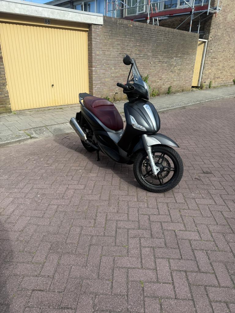 Beverly 350cc A1, Fietsen en Brommers, Scooters | Piaggio, Zo goed als nieuw, Overige modellen, Benzine, Ophalen of Verzenden