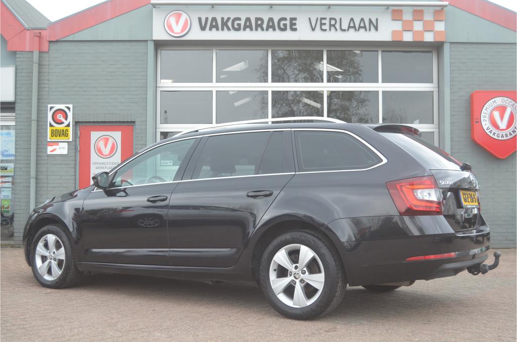 Skoda Octavia sta. 1.5 TSI Style AUTOMAAT trekhaak 12 mnd. g, Gebruikt, Euro 6, Zwart, 650 kg