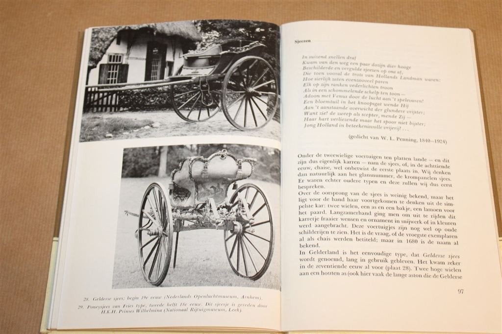 Rijtuigen — Geschiedenis van Wagen tot Koets 1961, Ophalen of Verzenden, Gelezen, Tractor en Landbouw