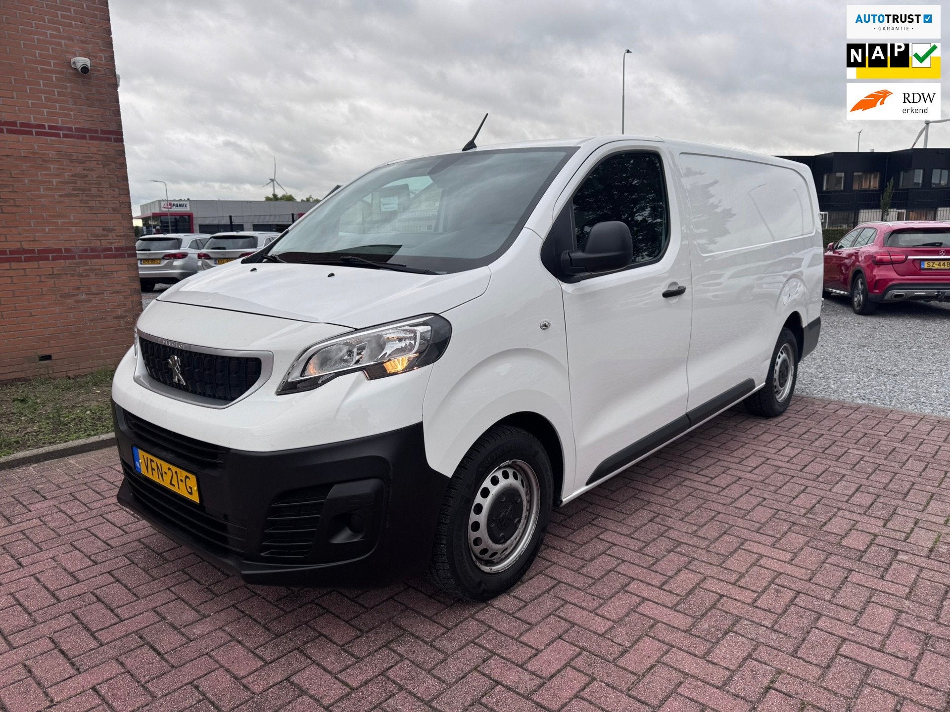 Peugeot Expert 2.0 BlueHDI 120 Long Premium, L3H1 EURO 6, PD, Voorwielaandrijving, Dealer onderhouden, Lichtsensor, Gebruikt