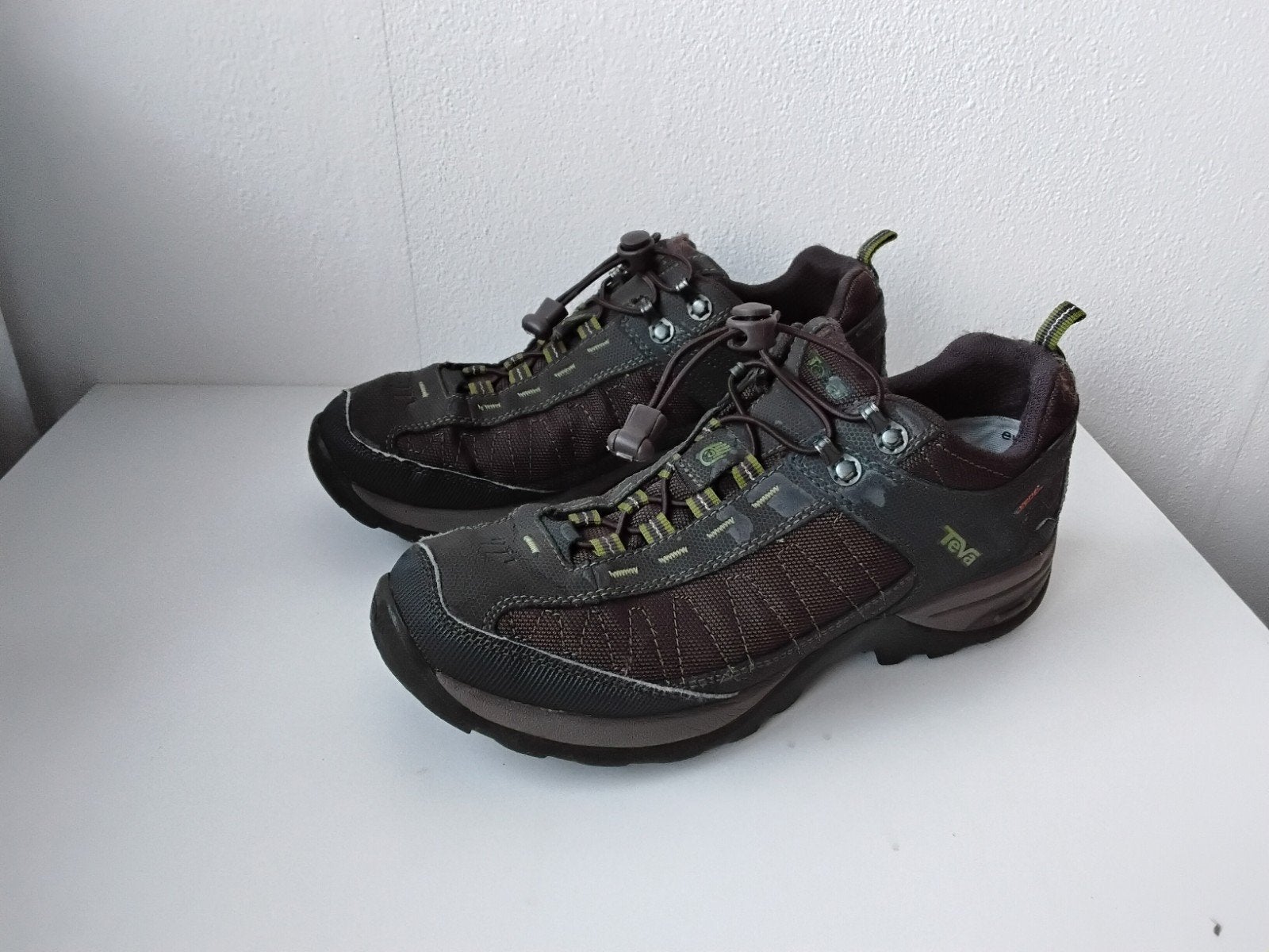 Teva 40,5 unisex lage wandelschoenen, Kleding | Dames, Ophalen of Verzenden, Zo goed als nieuw, Wandelschoenen