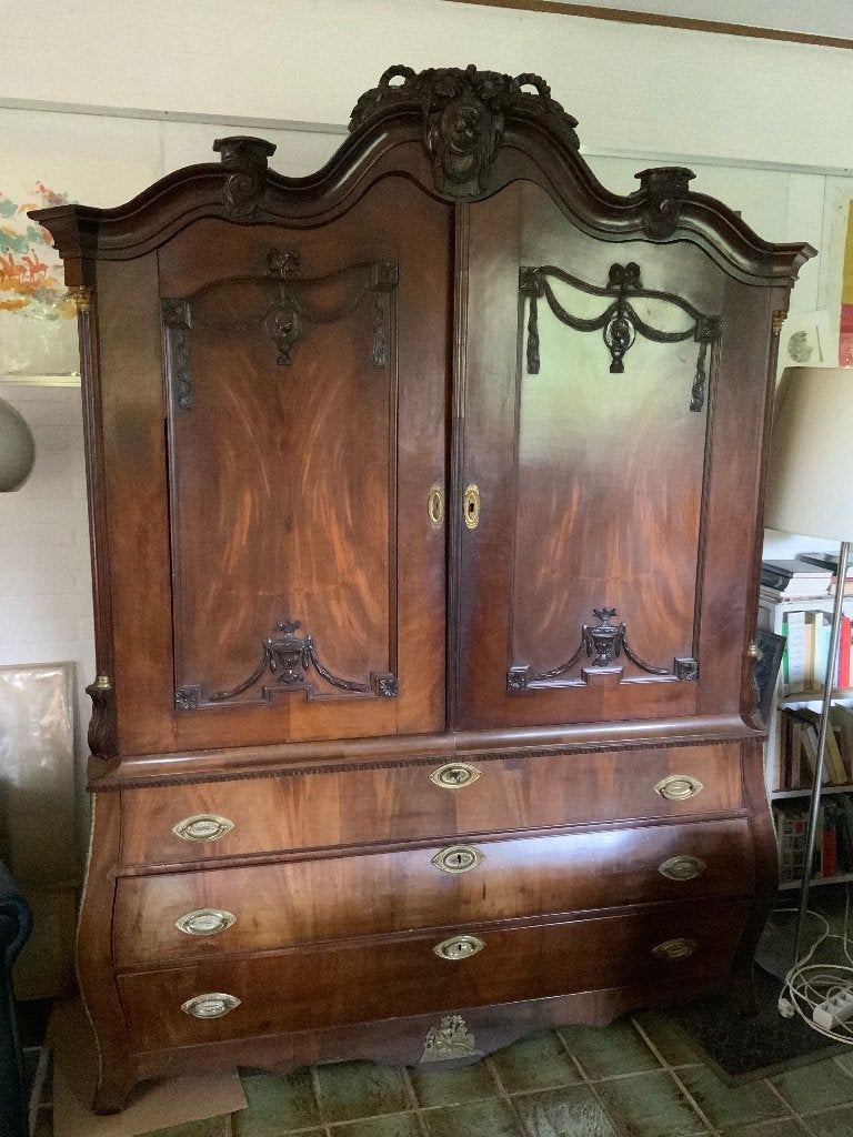 Antiek kabinet of bombekast, Ophalen