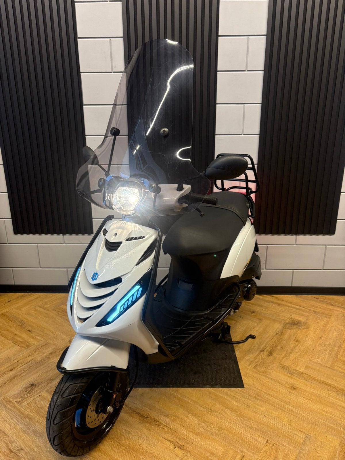PIAGGIO ZIP 4T 3V BROM 2020 FULL OPTION PEARL WHITE, Ophalen, Maximaal 45 km/u, Zip, Zo goed als nieuw