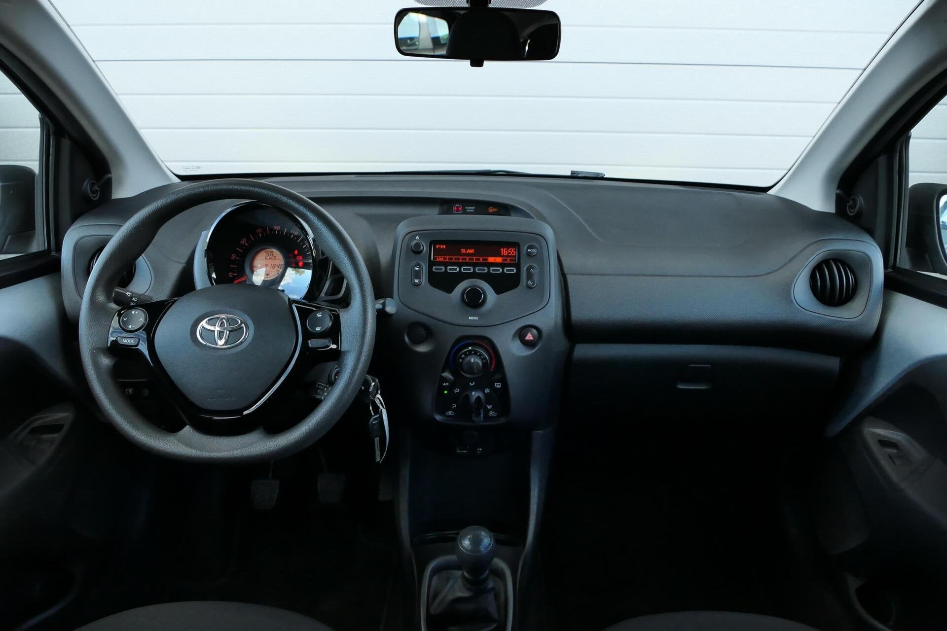 Toyota Aygo 1.0 VVT-i x-fun|Airco|Bluetooth!, Auto's, Voorwielaandrijving, Stof, Gebruikt, Met garantie (alle)