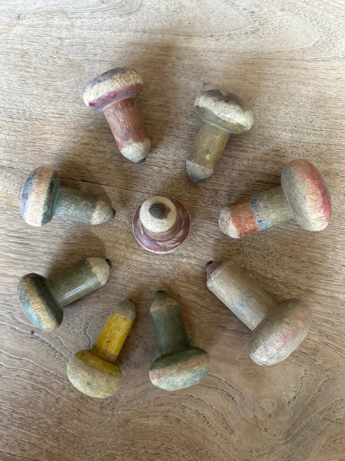 Antieke houten tollen - Set van 9 in wollen zak., Antiek en Kunst, Ophalen of Verzenden