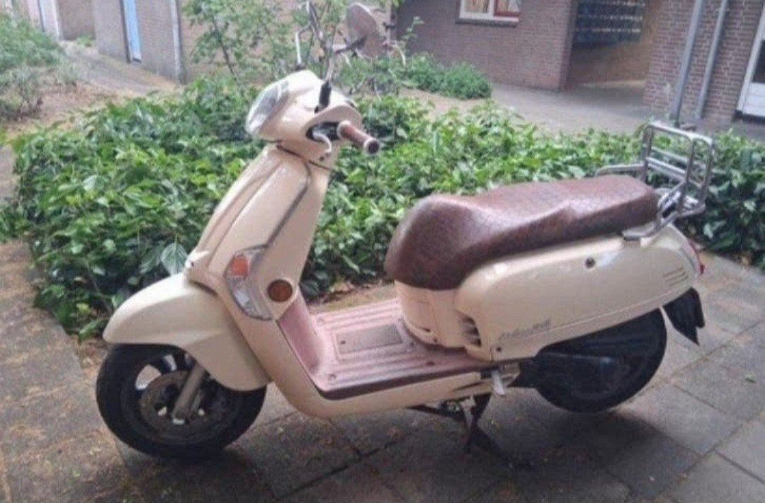Kymco Like 50cc 4 Takt, Fietsen en Brommers, Scooters | Kymco, Ophalen of Verzenden, Zo goed als nieuw, Benzine, Like