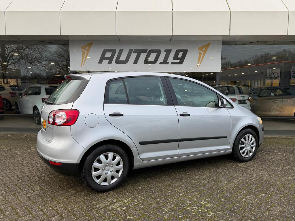 Volkswagen Golf Plus 2.0 FSI Comfortline Automaat, 730 kg, Gebruikt, 4 cilinders, Zilver of Grijs