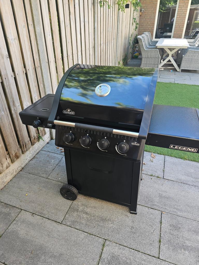 Zo goed als nieuwe Napoleon Legend 425 gasbarbecue + gasfles, Ophalen