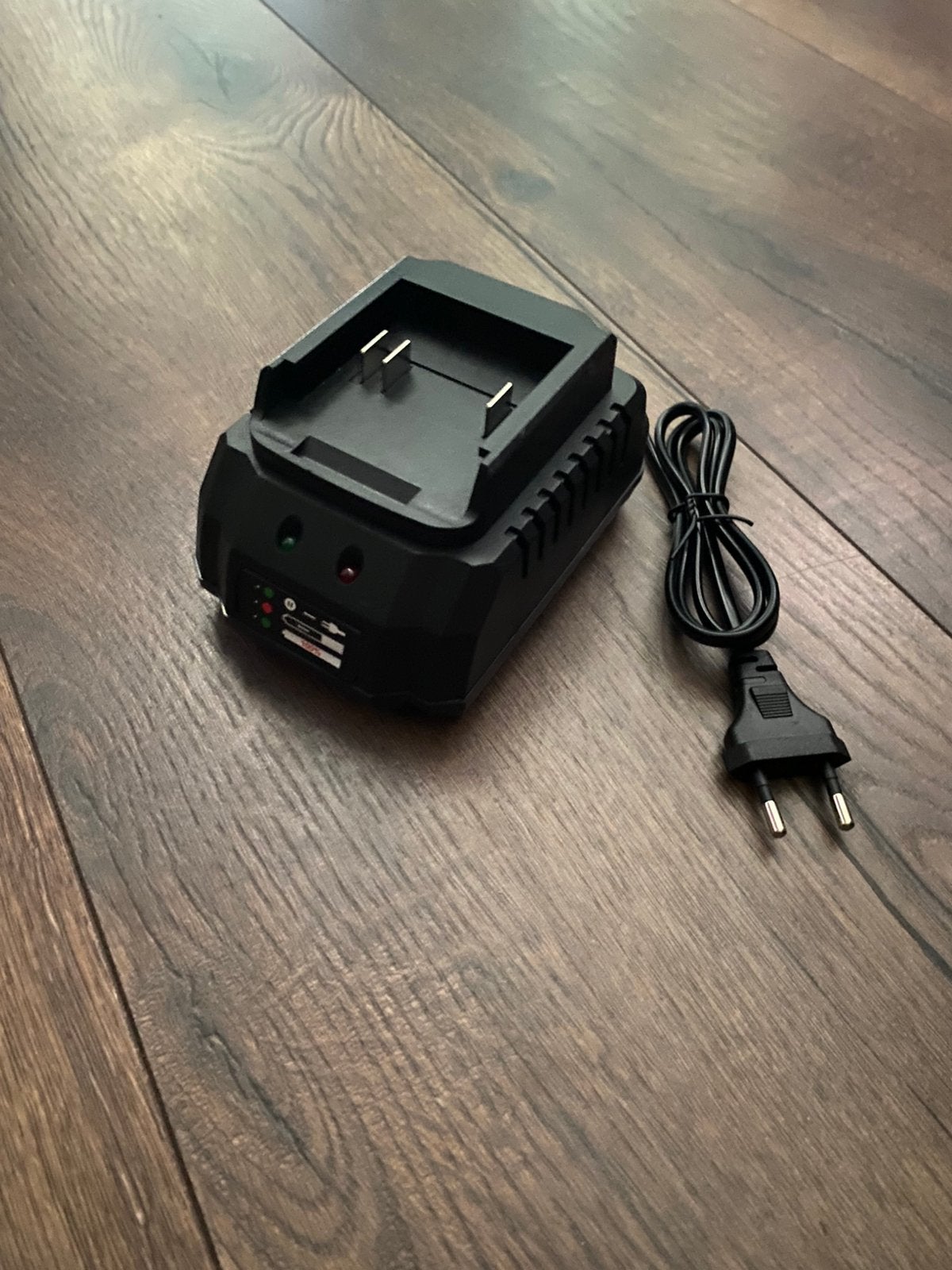 PARTIJ 44 stuks Oplader voor makita lxt 18v accu’s, Doe-het-zelf en Verbouw, Gereedschap | Machine-onderdelen en Toebehoren, Ophalen