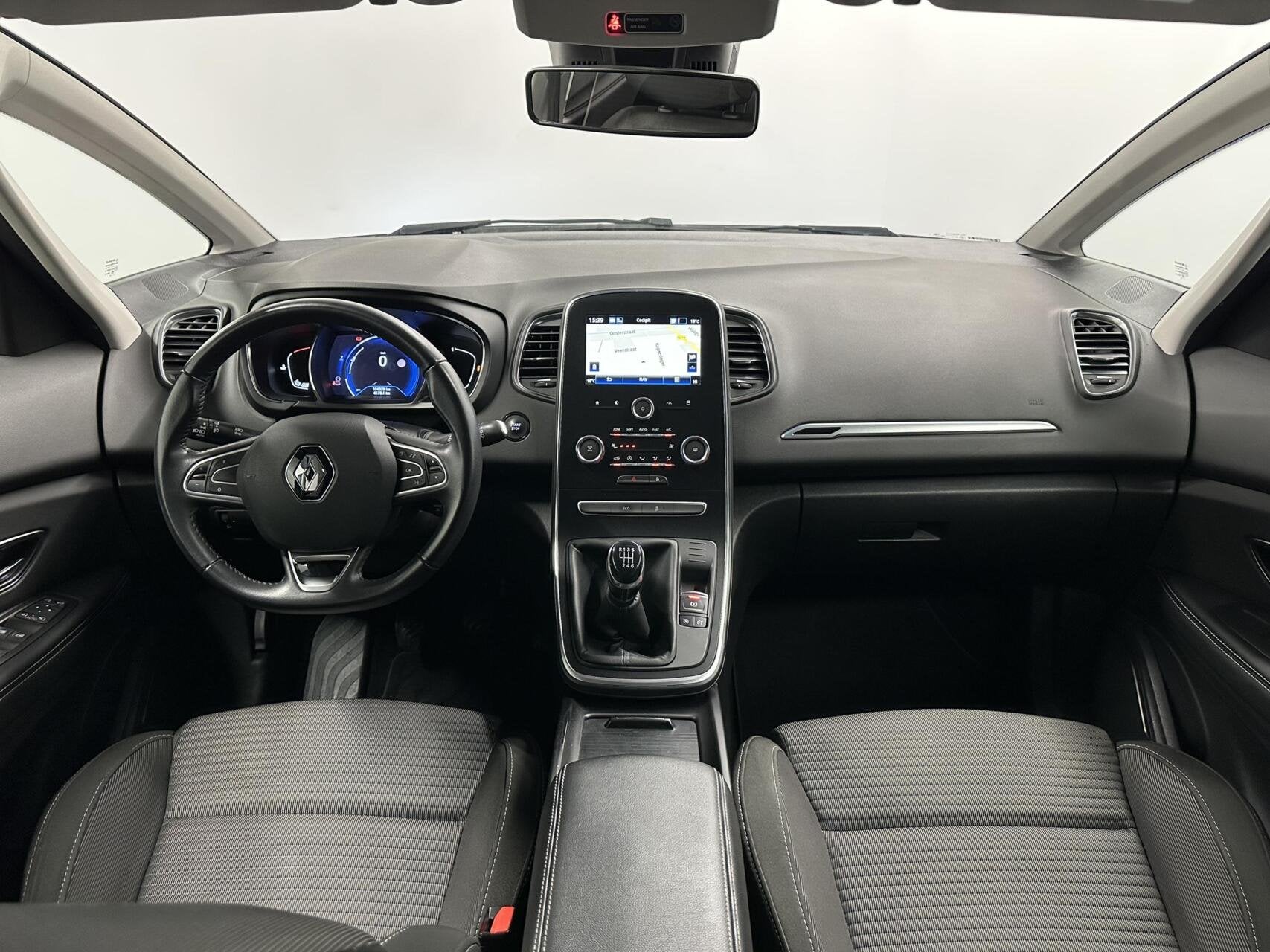 Renault Scenic 1.3 TCe Zen CARPLAY CRUISE 104.000 KM LM, Voorwielaandrijving, Stof, Euro 6, 4 cilinders
