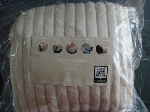 Multikussen 45x45 Faux Fur - Luxury living, Overige merken, Beige, Nieuw, Ophalen of Verzenden