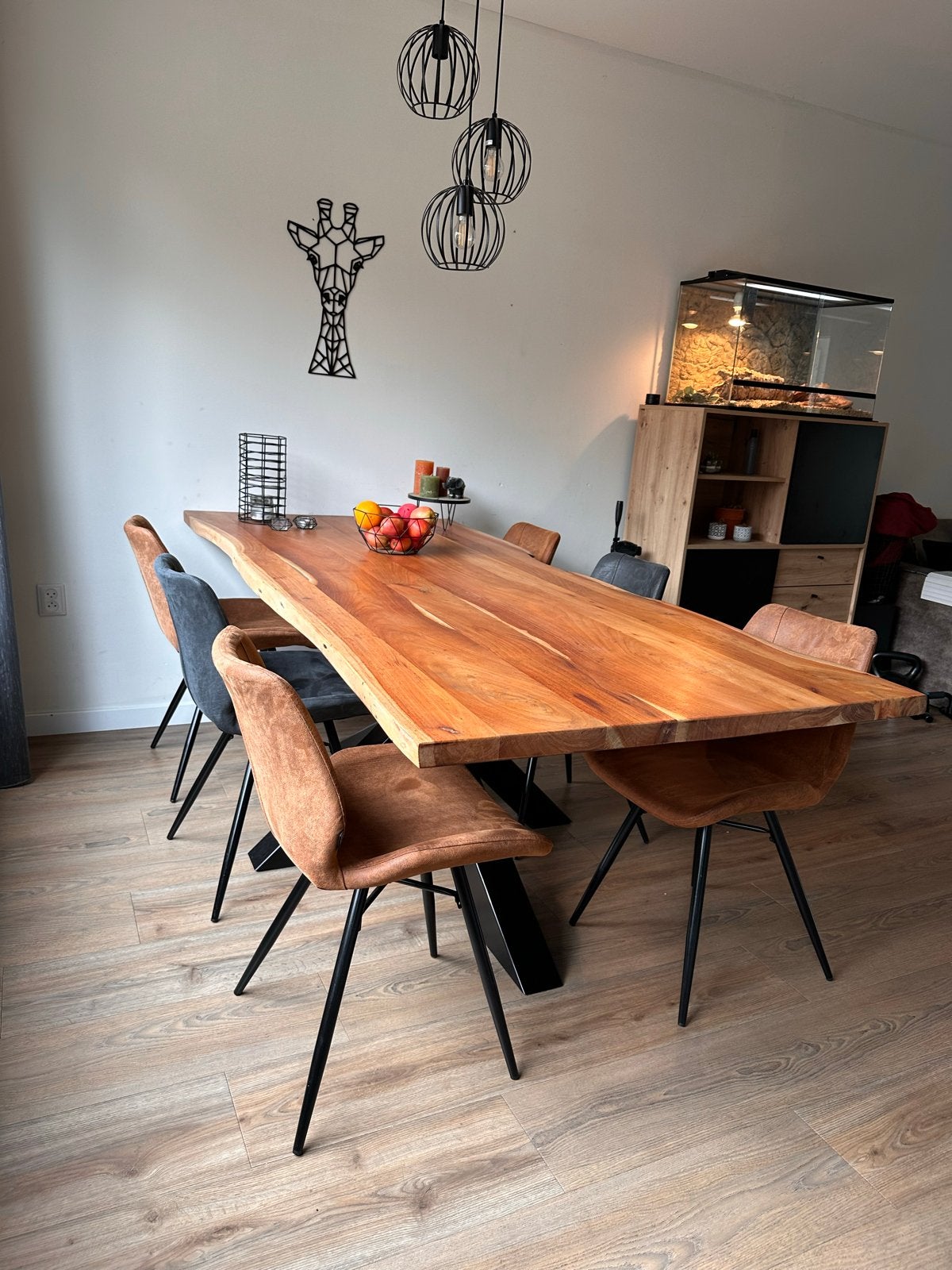 Nieuwe moderne massief houten eettafel met 6 stoelen, 100 tot 150 cm, 200 cm of meer, Ophalen of Verzenden, Zo goed als nieuw