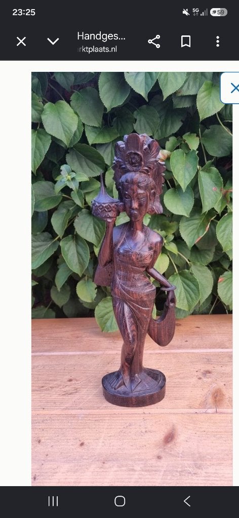 Handgesneden houten beeld van een Balinese vrouw, Ophalen of Verzenden, Handgemaakt, 20 - 50 cm, Beeld