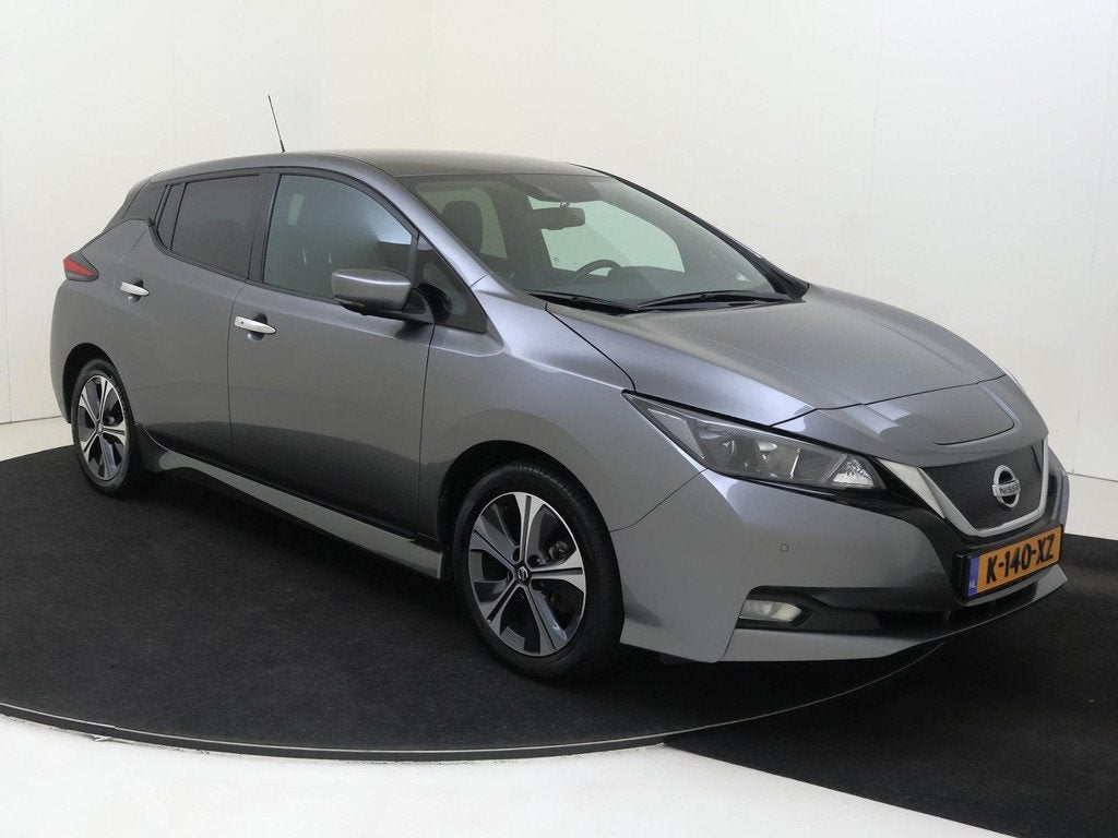 Nissan LEAF N-Connecta 40 kWh achterbank verwarmd | Apple Ca, Auto's, Nissan, Stof, Gebruikt, 150 pk, Origineel Nederlands