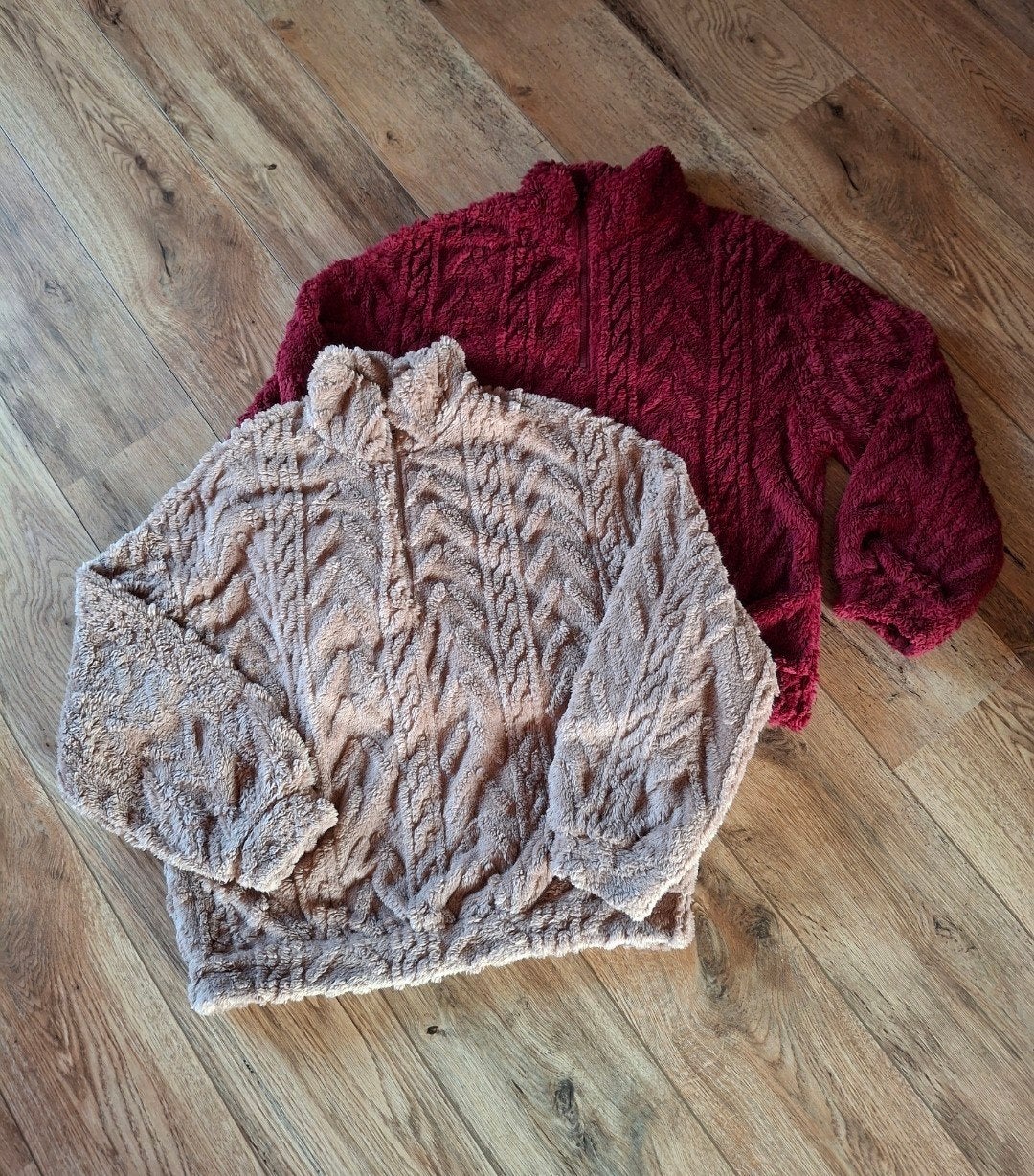 KOOPJE. Alvast voor de winter. 2 fluffy truien. Mt 42, Verzenden, Nieuw, Maat 42/44 (L), Beige