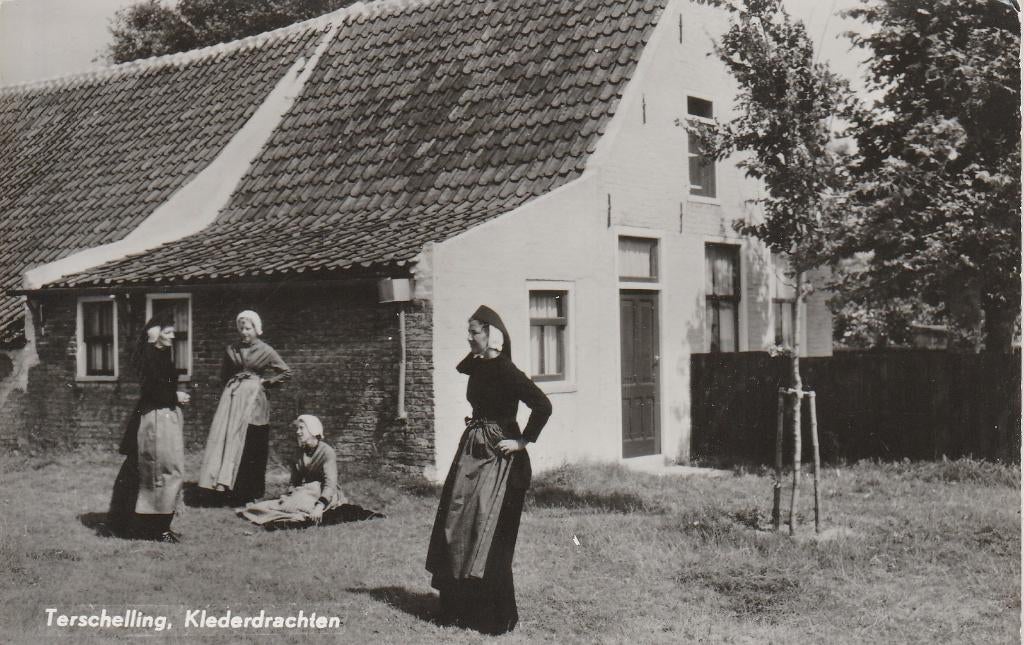 terschelling- klederdrachten, Ophalen of Verzenden, 1960 tot 1980, Waddeneilanden