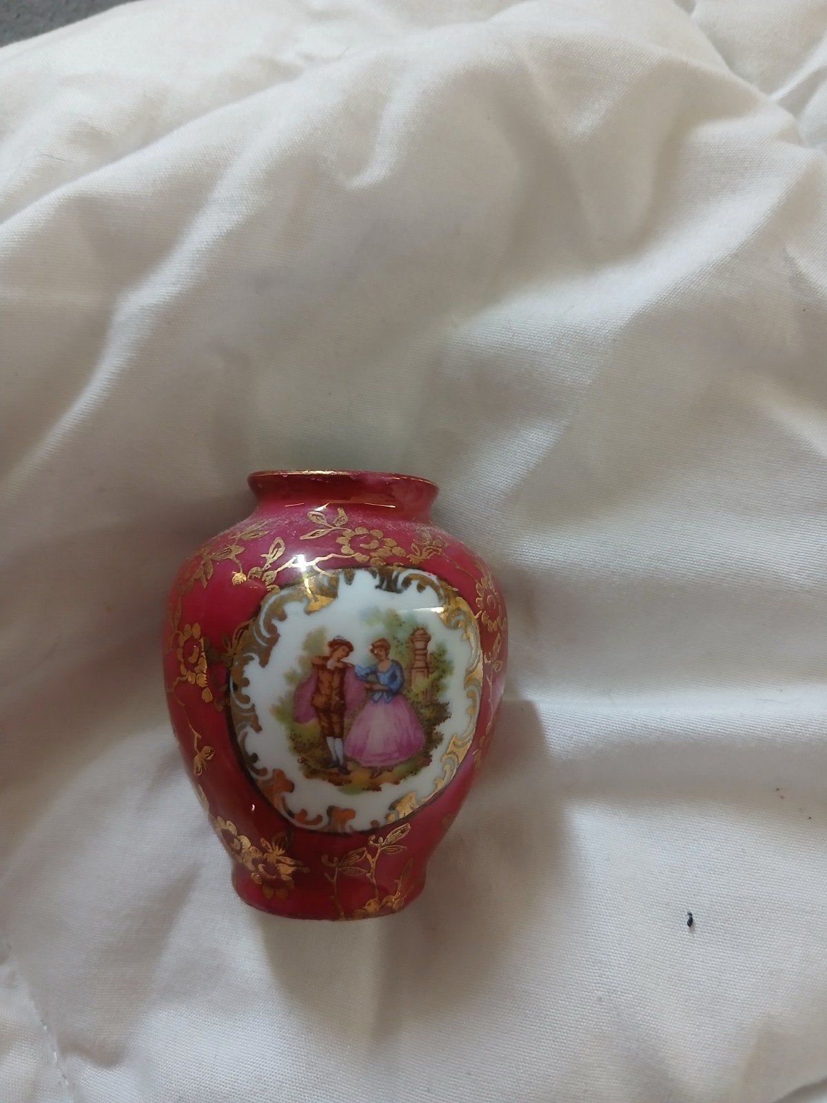 Antieke Art Limoges vaasje met romantische scène, Antiek en Kunst, Ophalen