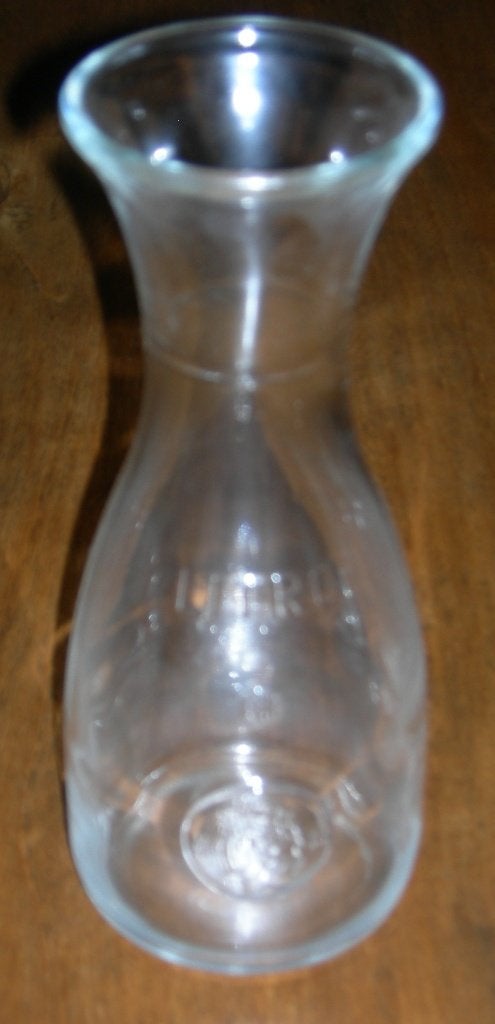 Karaf. Inhoud 1 liter. Hoogte 26 cm. Merk Bormioli Rocco., Glas of Glazen, Ophalen of Verzenden, Overige stijlen, Glas