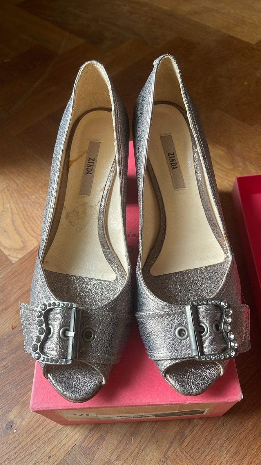 Zinda Leren zomee Schoenen Maat 40 Nieuw met strass, Kleding | Dames, Overige kleuren, Nieuw, Ophalen of Verzenden, Schoenen met hoge hakken