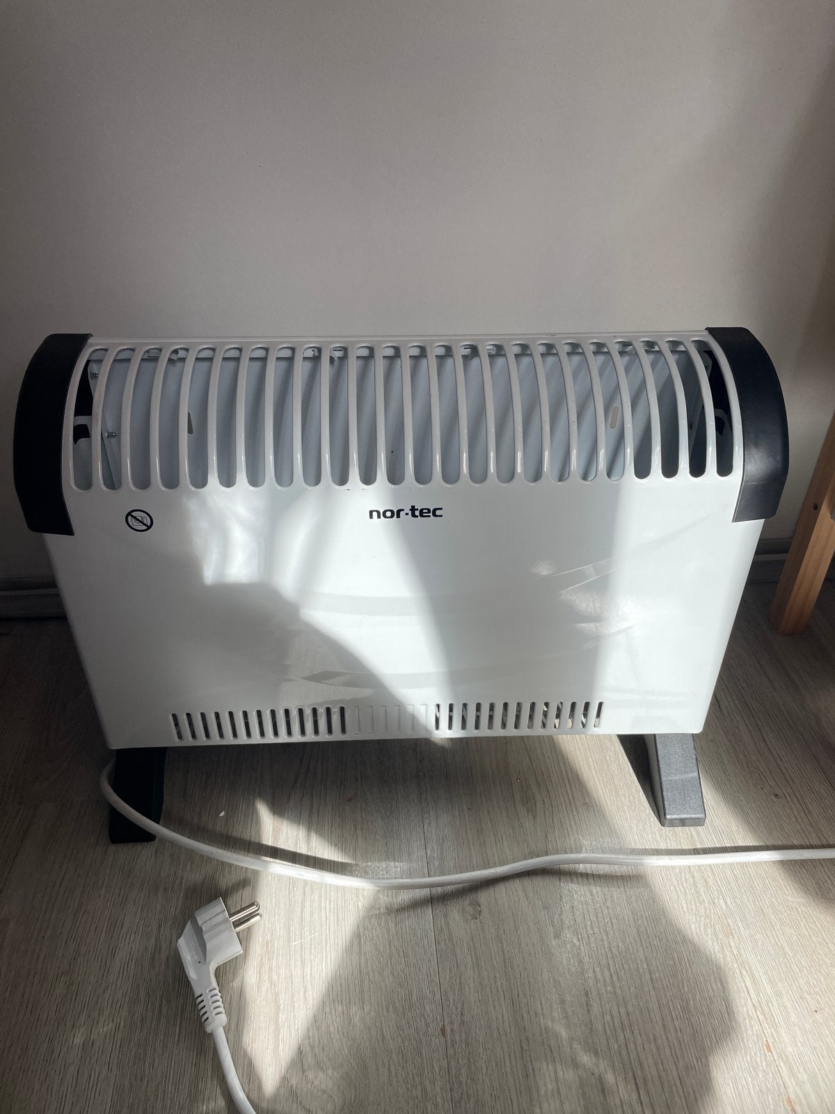 Nortech elektrische kachel - ook geschikt om op te hangen, Gebruikt, Overige soorten, Elektrisch, Ophalen of Verzenden