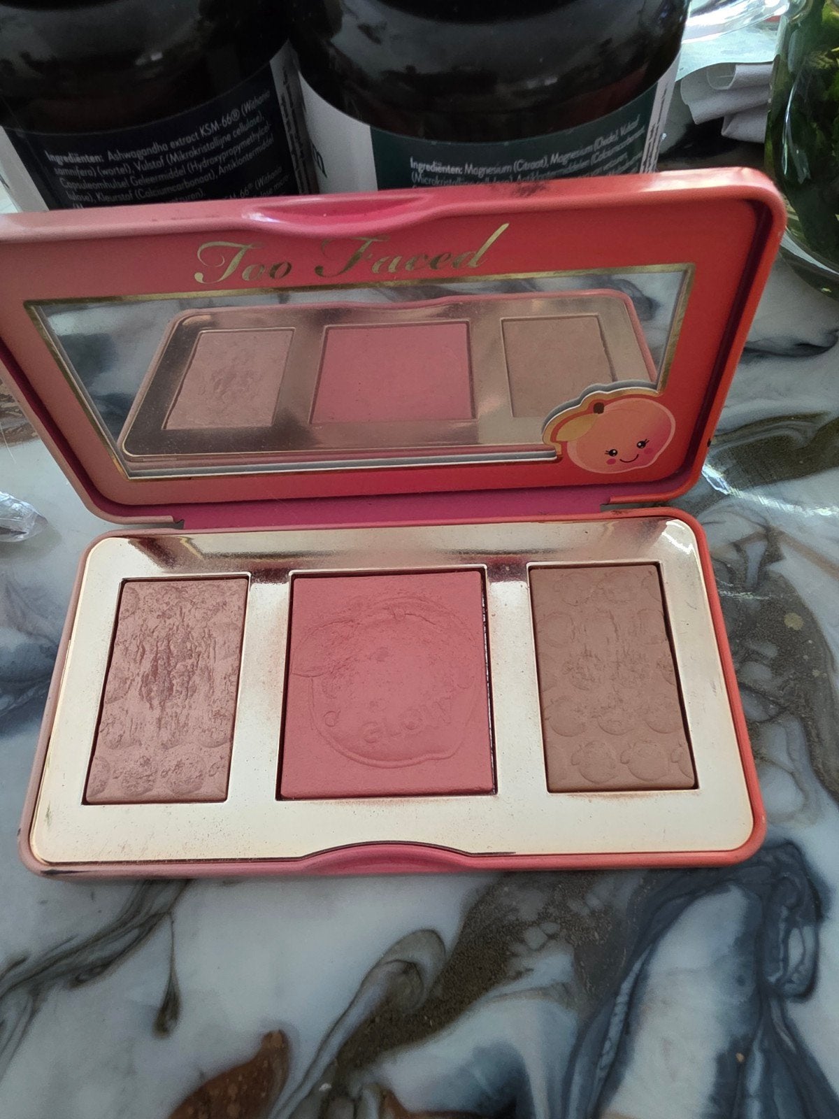 Too Faced Sweet Peach Glow Palette, Gebruikt, Gehele gezicht, Ophalen of Verzenden, Make-up