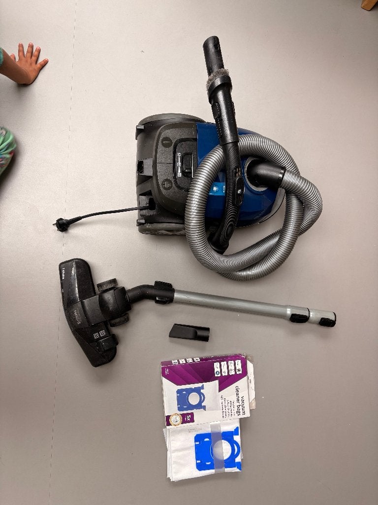 Philips Stofzuiger 900W met TriActive Mondstuk + 3 Zakken, Gebruikt, Geschikt voor harde vloeren, Philips, Minder dan 1200 watt
