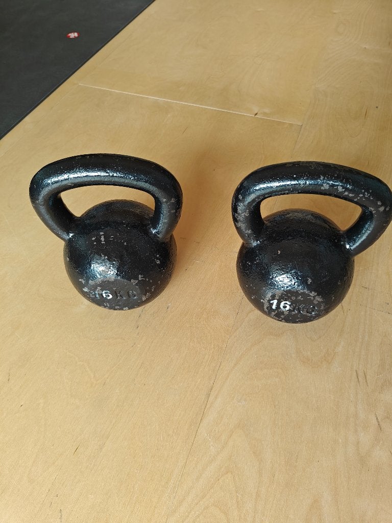 Set van 2 kettlebells van 16 kg | Gietijzer, Ophalen, Gebruikt, Benen, Kettlebell