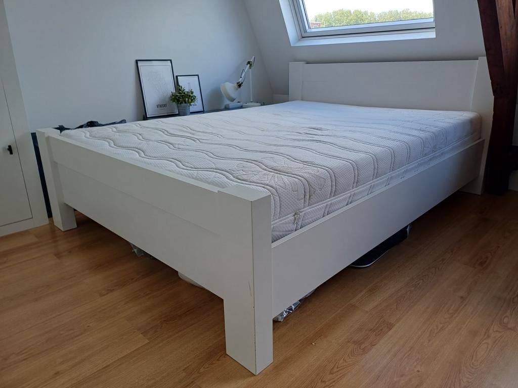Wit tweepersoonsbed met matras, Ophalen, Gebruikt, Tweepersoons, Overige maten