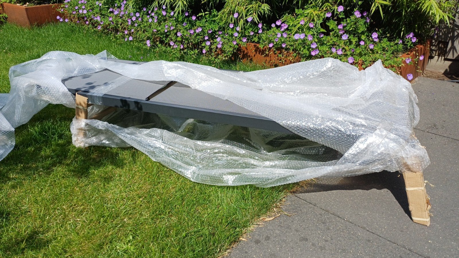 Nieuw ligbed - Famous Furniture Optimal ligbed, Ophalen, Nieuw, Aluminium, Verstelbaar