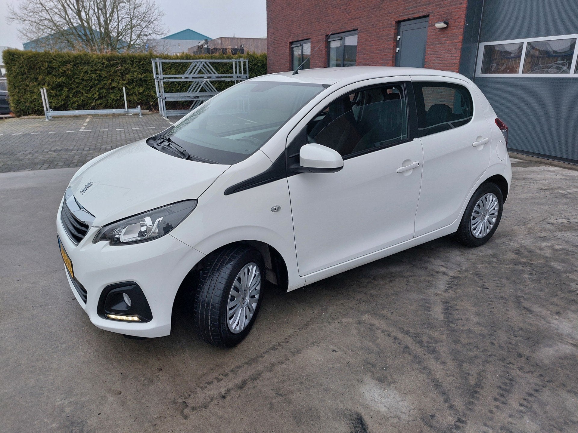 Peugeot 108 1.0 e-VTi Active Airco DAB Camera, Voorwielaandrijving, Stof, Gebruikt, 4 stoelen
