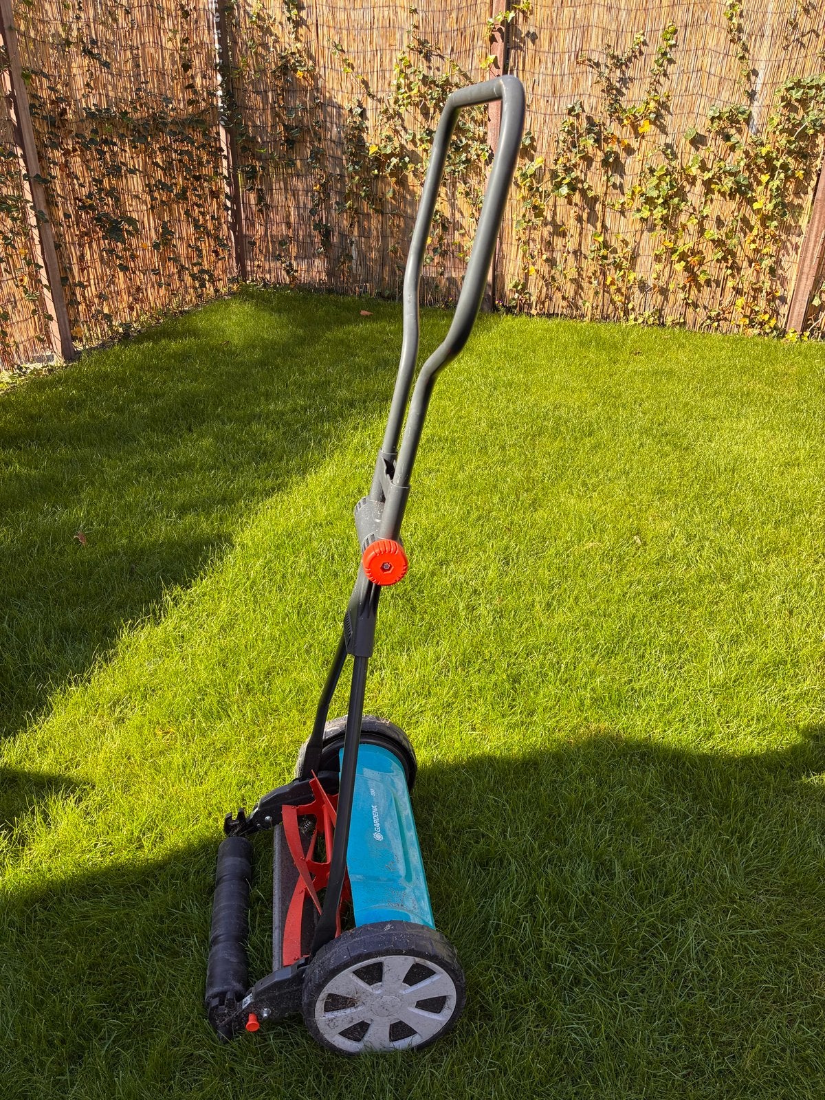Gardena Handgrasmaaier met opvangbak, Tuin en Terras, Ophalen, Handgrasmaaier, Zo goed als nieuw, Opvangbak