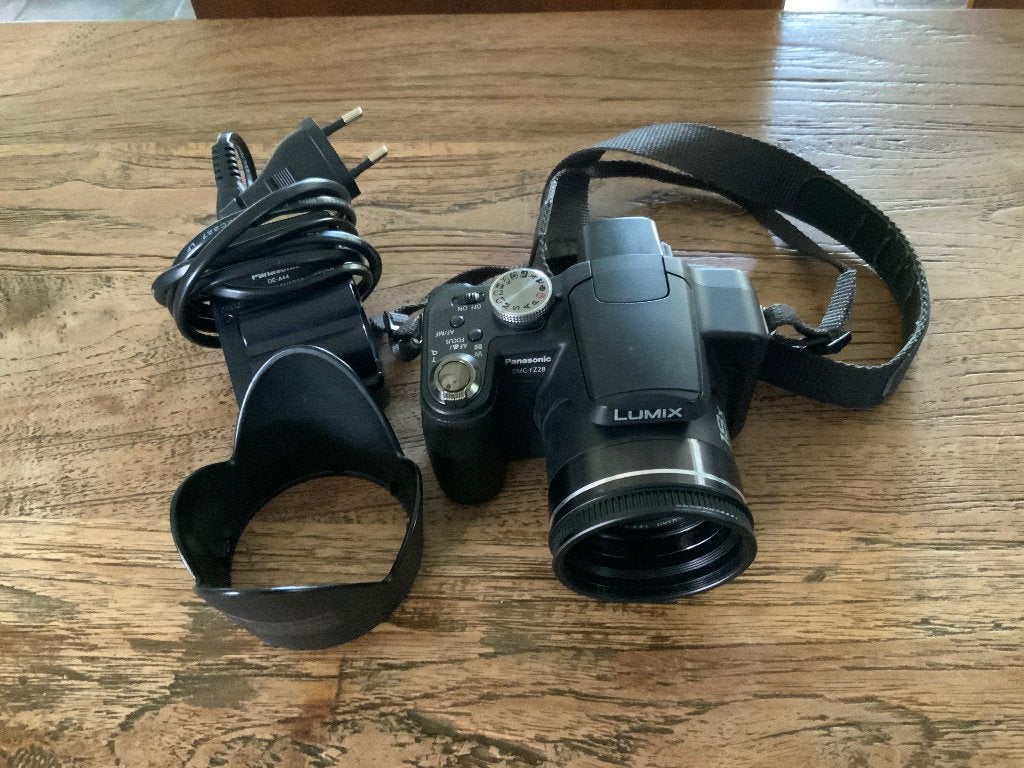 Panasonic Lumix DMC-FZ28 Bridgecamera met oplader, Ophalen, Gebruikt, Panasonic, Draagriem
