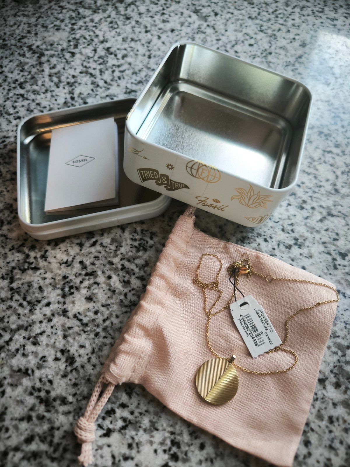Fossil Harlow ketting met hanger JF04534710 - Nieuw, Met hanger, Overige materialen, Nieuw, Ophalen of Verzenden
