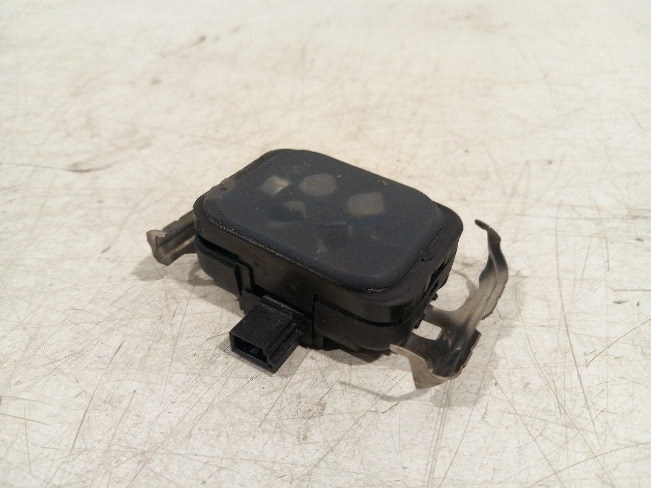 Regensensor Land Rover Discovery, Onderdelen@venauto.nl, Van der Ven Autorecycling B.V., Ettenseweg 76, 4706 PB Roosendaal, The Netherlands