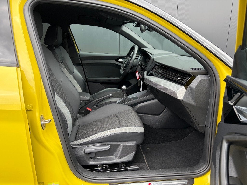 Audi A1 SB 30 TFSI S Line Edition One LED Navi Virtual Carpl, Voorwielaandrijving, Dealer onderhouden, 116 pk, Bedrijf