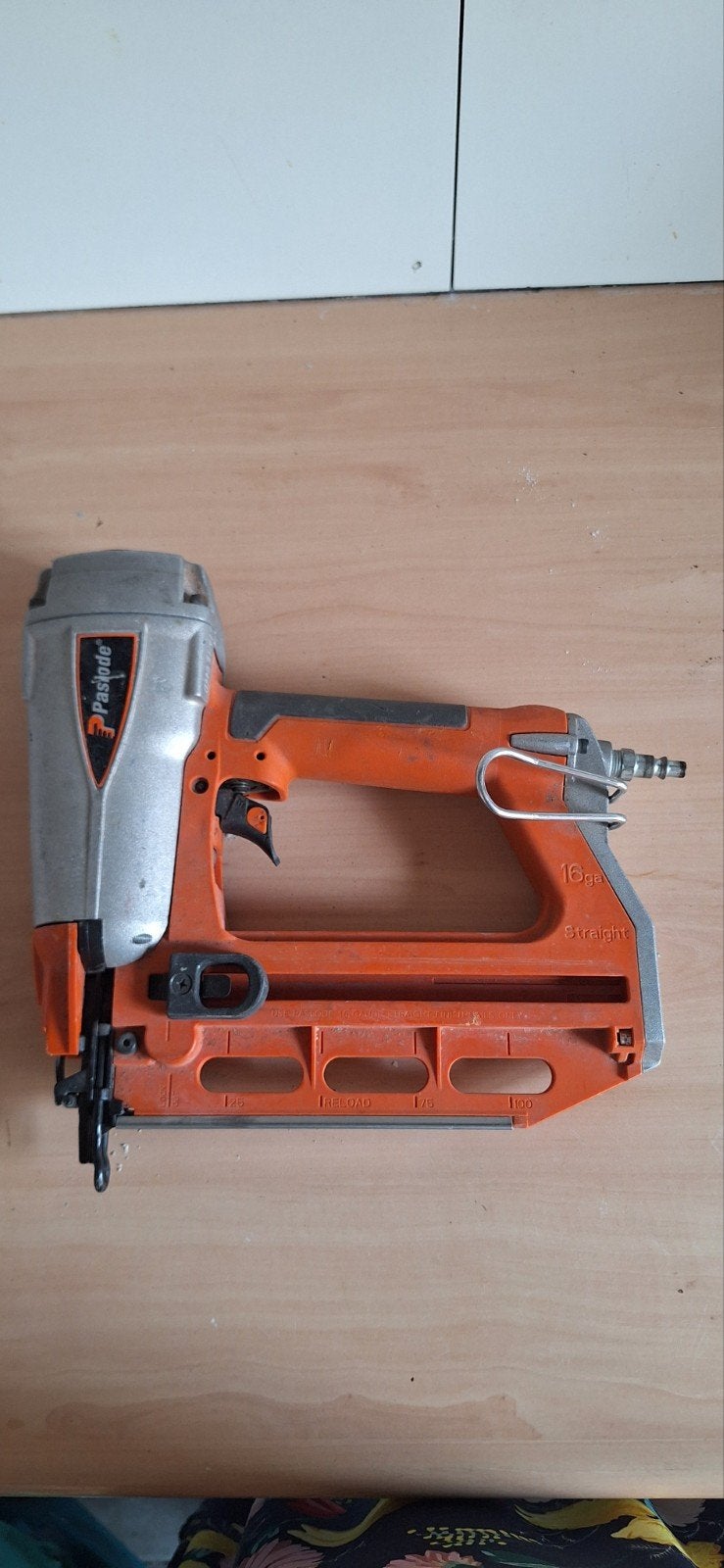 Paslode FN1665.1 Pneumatische Tacker - Gebruikt, Ophalen of Verzenden, Gebruikt, Tacker/nietmachine, Overige merken