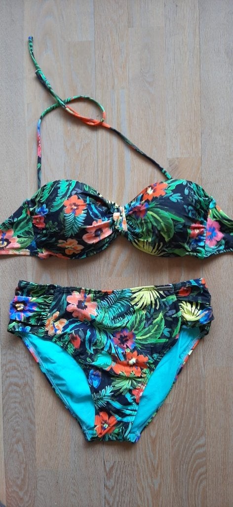 bikini maat M / cup B, Ophalen, Overige kleuren, Zo goed als nieuw, Bikini