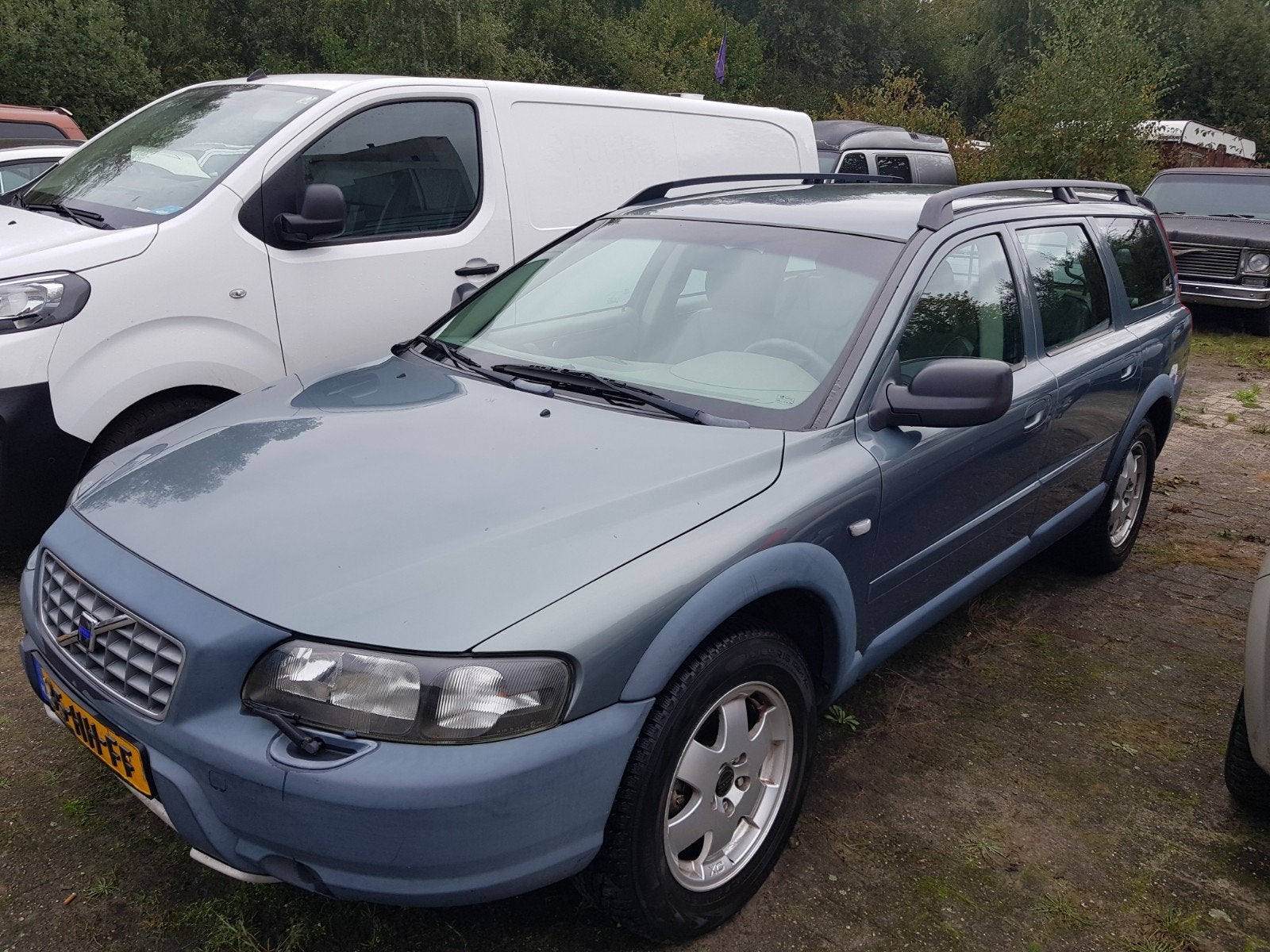 Volvo V70 2.4 T XC 4WD AUT 2001 Groen, Automaat, 1800 kg, Beige, 1657 kg