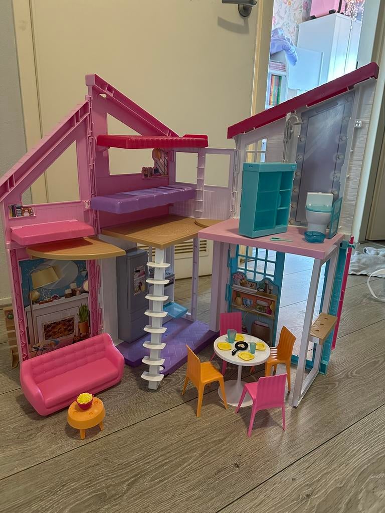 Barbie huis, Kinderen en Baby's, Speelgoed | Poppenhuizen, Ophalen, Gebruikt, Toebehoren