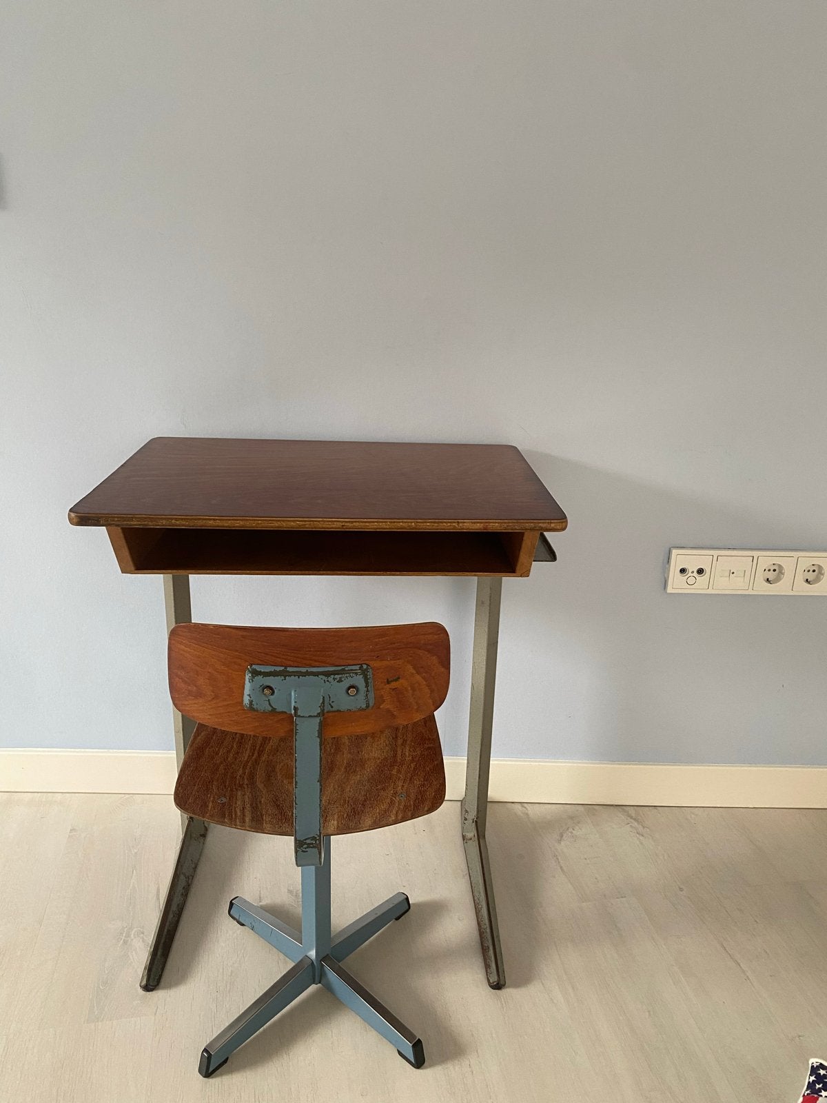Vintage schoolbureau met stoel, Antiek en Kunst, Ophalen