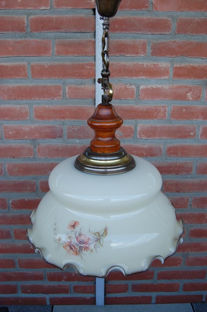 Retro Hanglamp met wit glazen kap, Ophalen, Zo goed als nieuw, Glas, 50 tot 75 cm