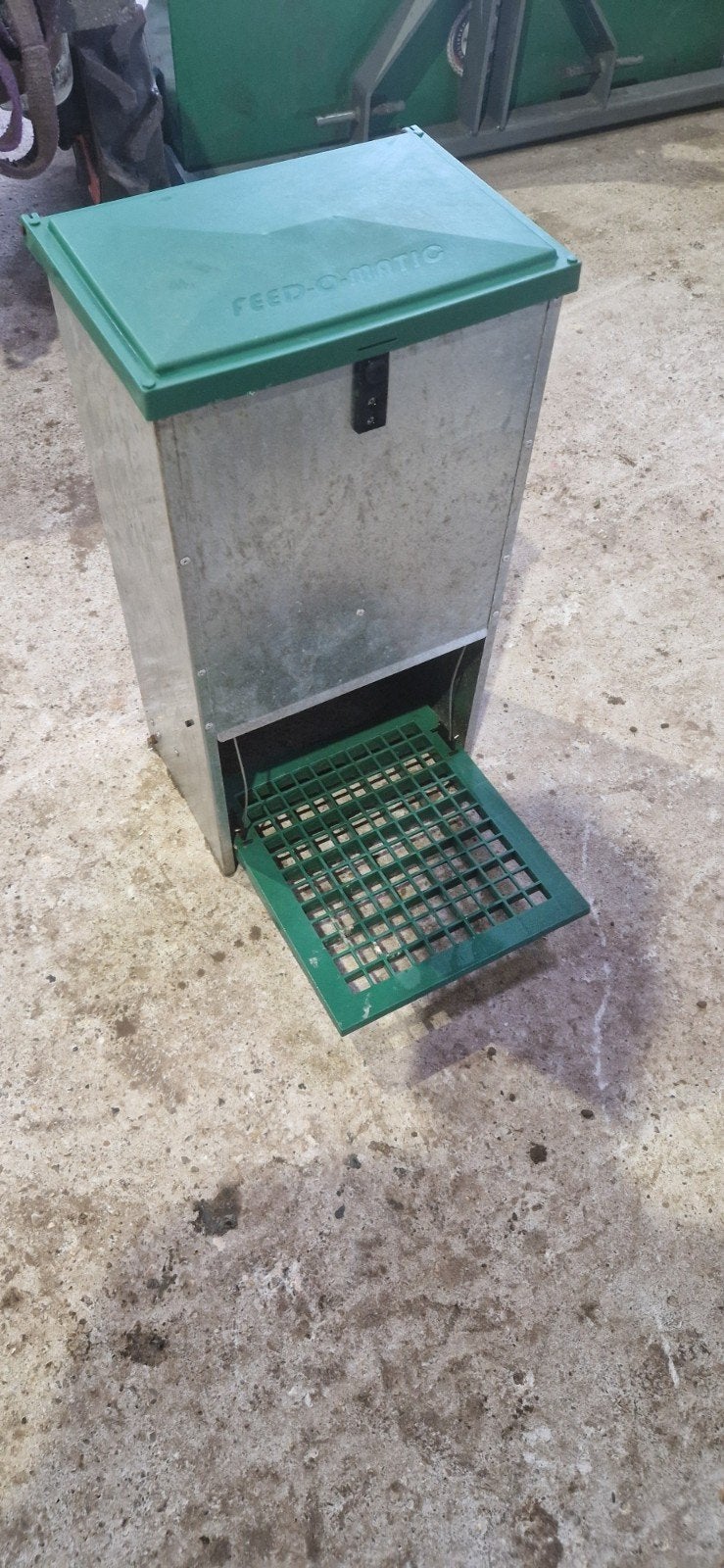 trapbak voor kippen, Ophalen, Gebruikt