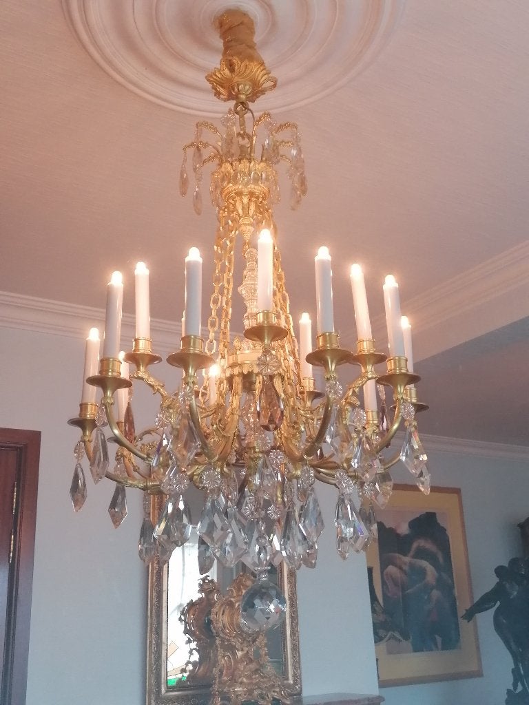 19e Baccarat chandelier, Ophalen