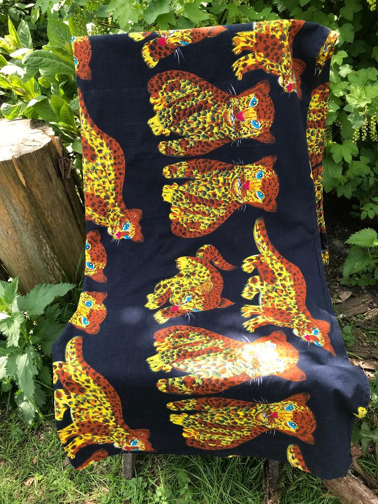 Doek blauw met tijgers - MAMA AFRIKA VERITABLE SUPER, Hobby en Vrije tijd, Stoffen en Lappen, Overige kleuren, 120 cm of meer
