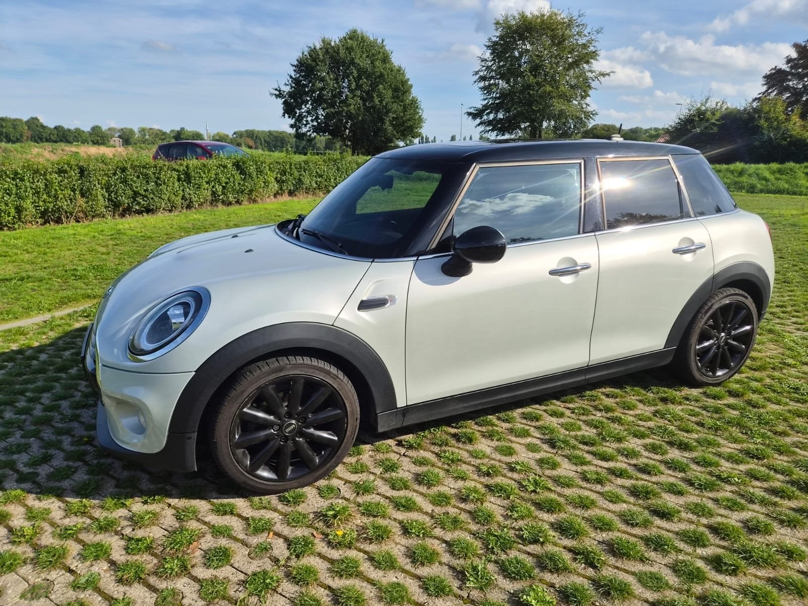 Mini Cooper 5-deurs - 2019 - 79dkm - dealer onderhouden, Voorwielaandrijving, Dealer onderhouden, 136 pk, Zwart