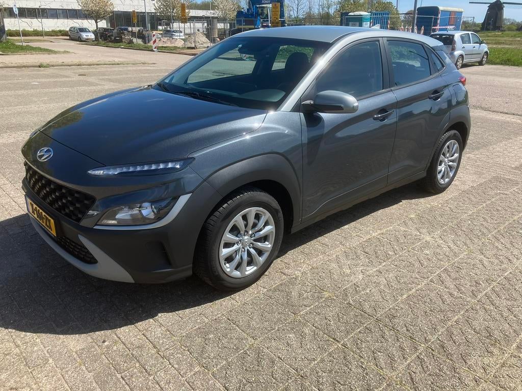 Hyundai Kona 1.0 T-gdi 120pk 2WD 2021 Grijs, Auto's, Hyundai, Voorwielaandrijving, 1200 kg, Handgeschakeld, Grijs