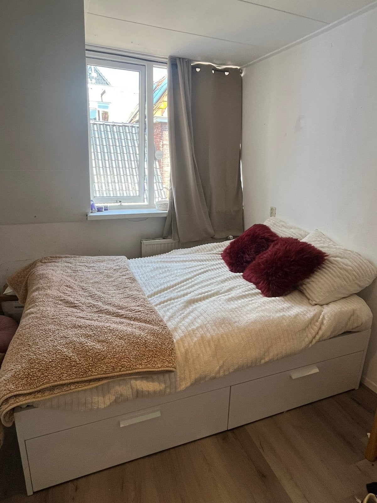 Bed ikea met vier lades onder het bed 140x200, Ophalen, Zo goed als nieuw, Twijfelaar
